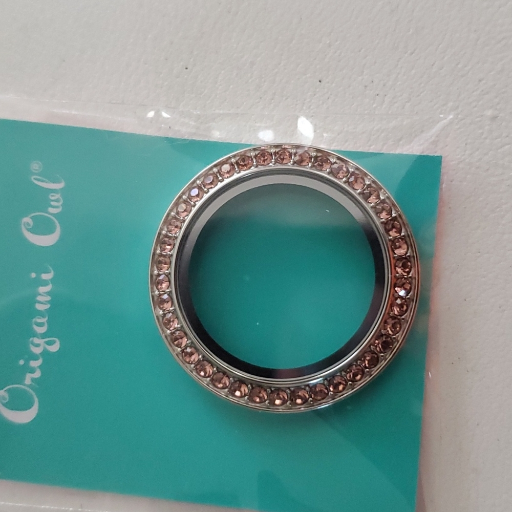 Light pink, crystal medium face Origami Owl